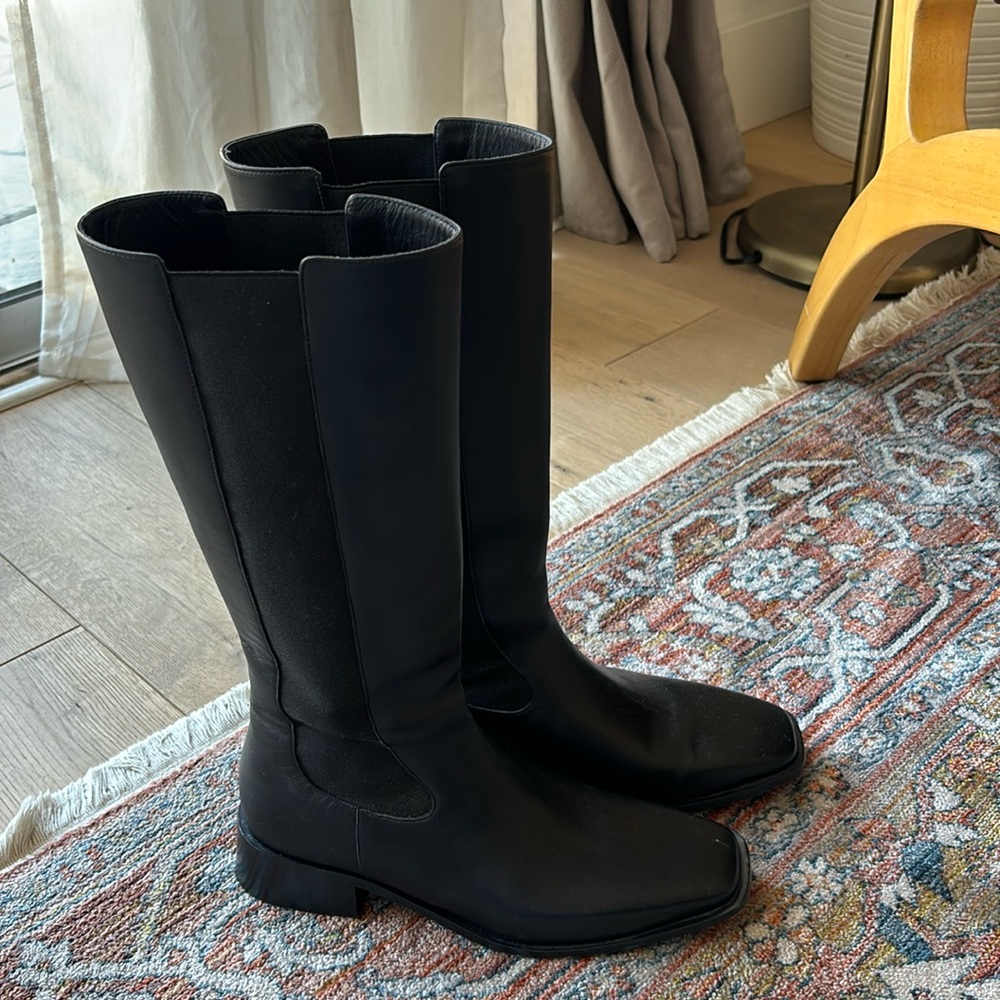 Neous black boots